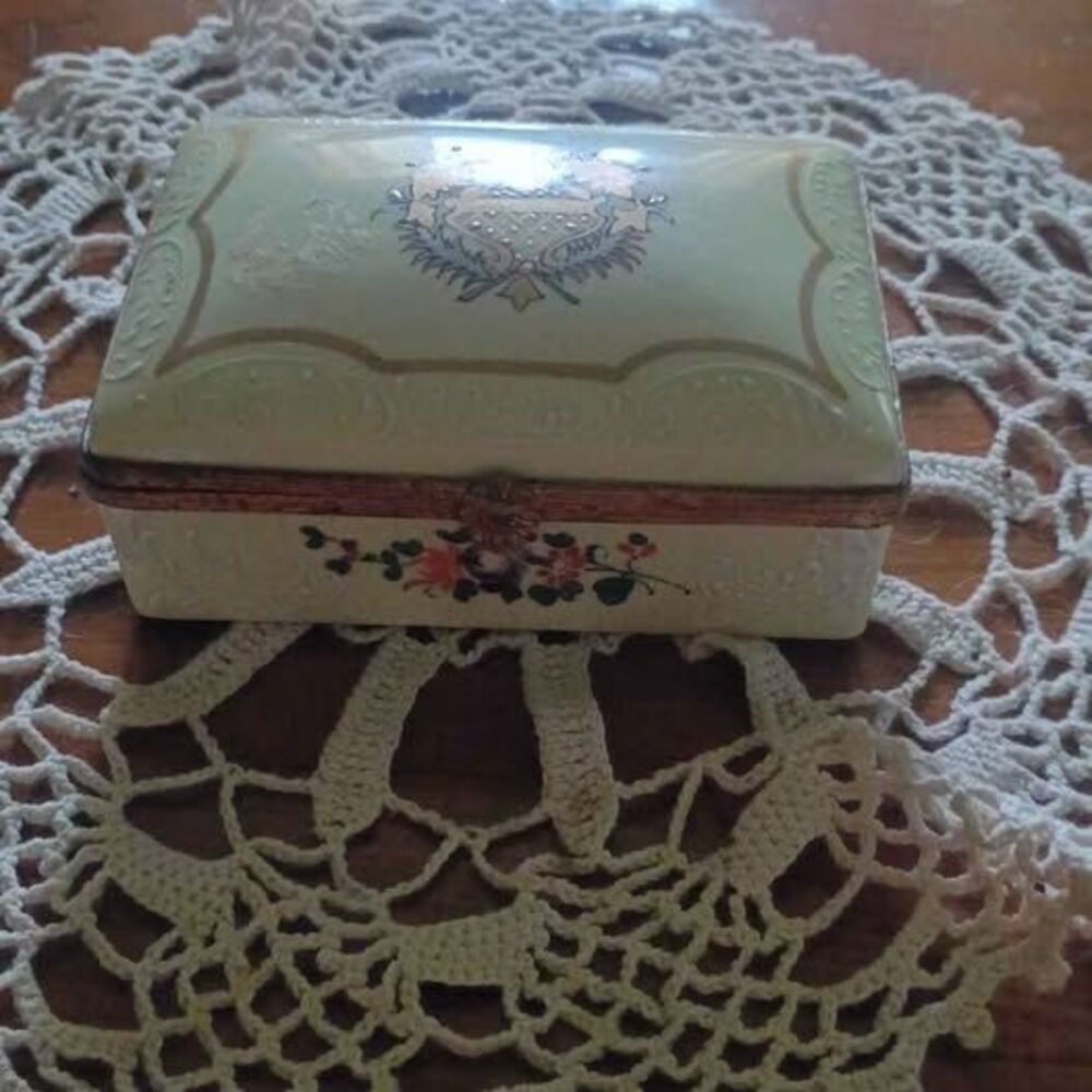 Vintage Porcelain Hinged Trinket Box